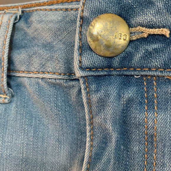 America Eagle High Rise Shortie Jean Shorts - Picture 4 of 9